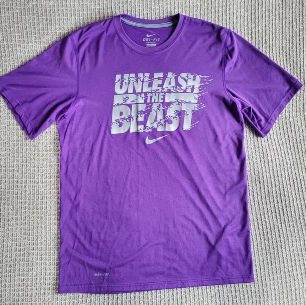 NIKE MEDIUM